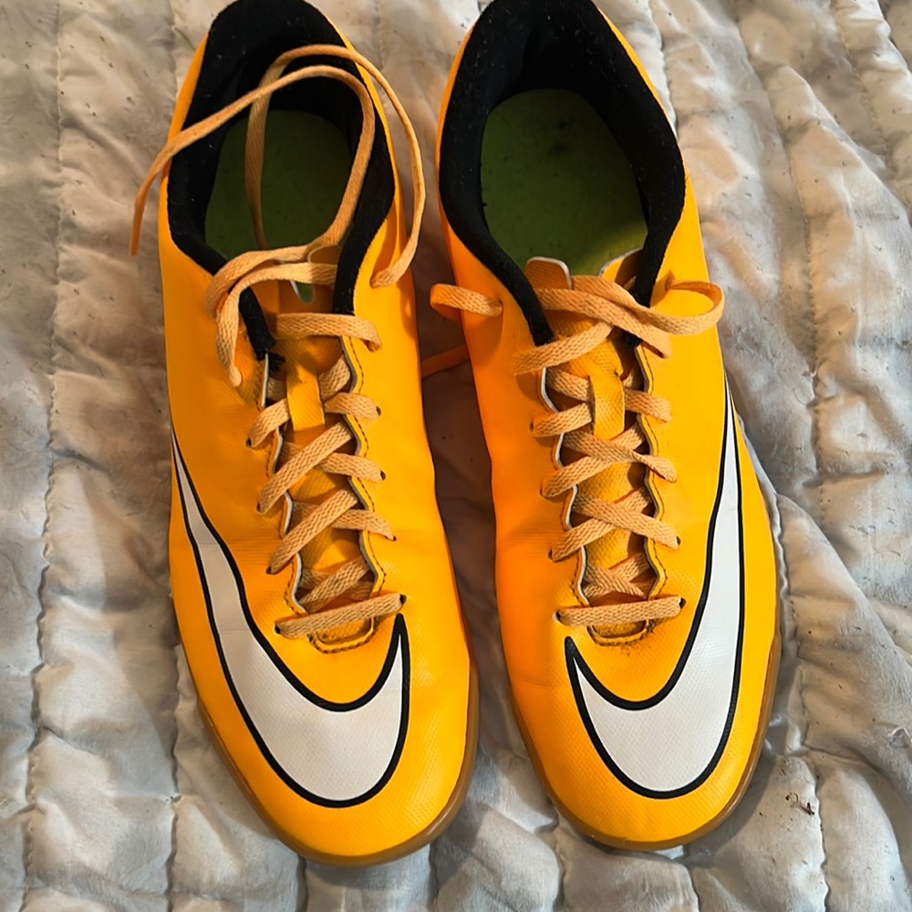 Nike Mercurial indoor soccer shoes sz10
